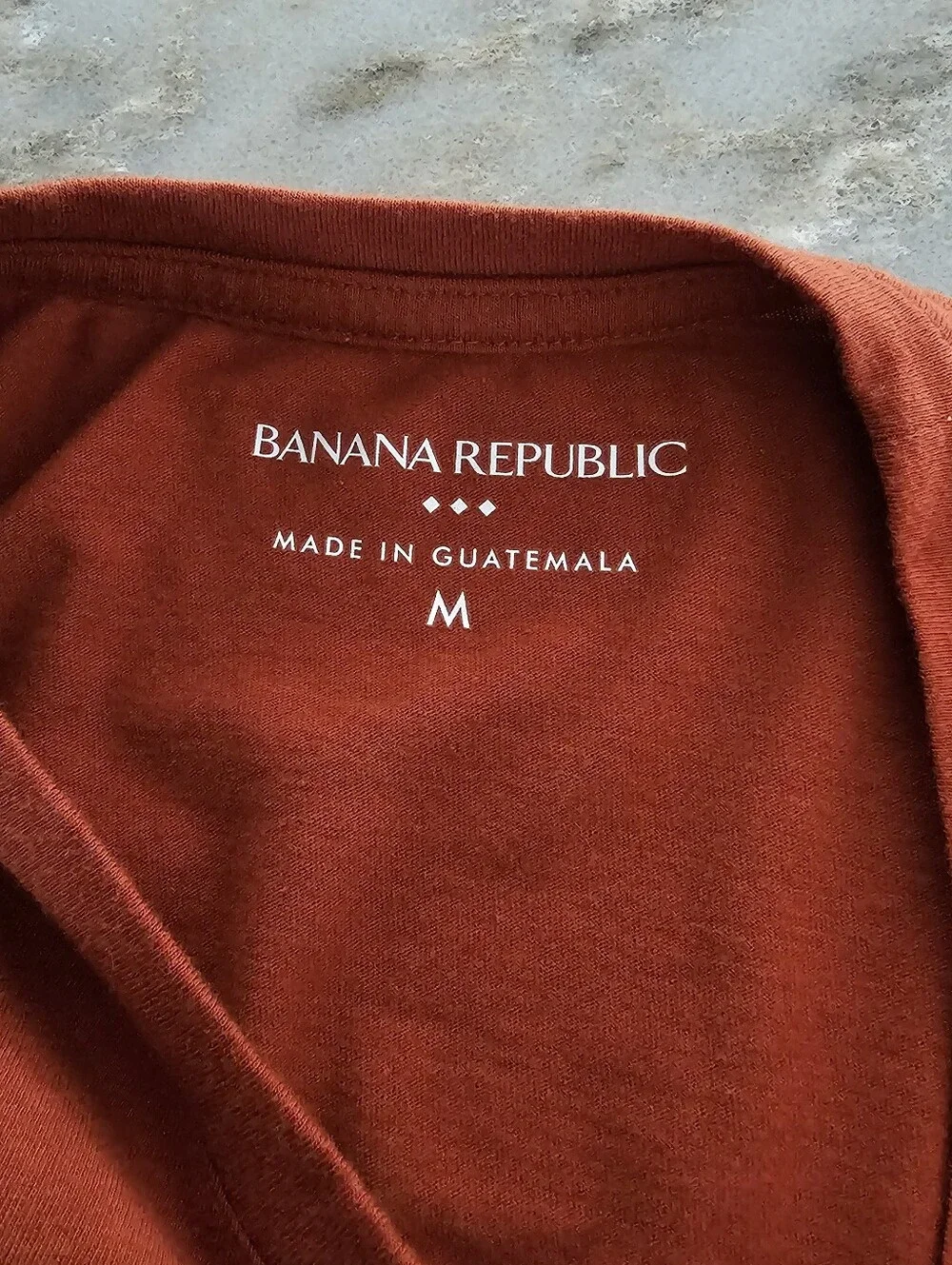 Banana Republic Mens M Graphic T Shirt Rust Orange Cotton Blend Runs Small
